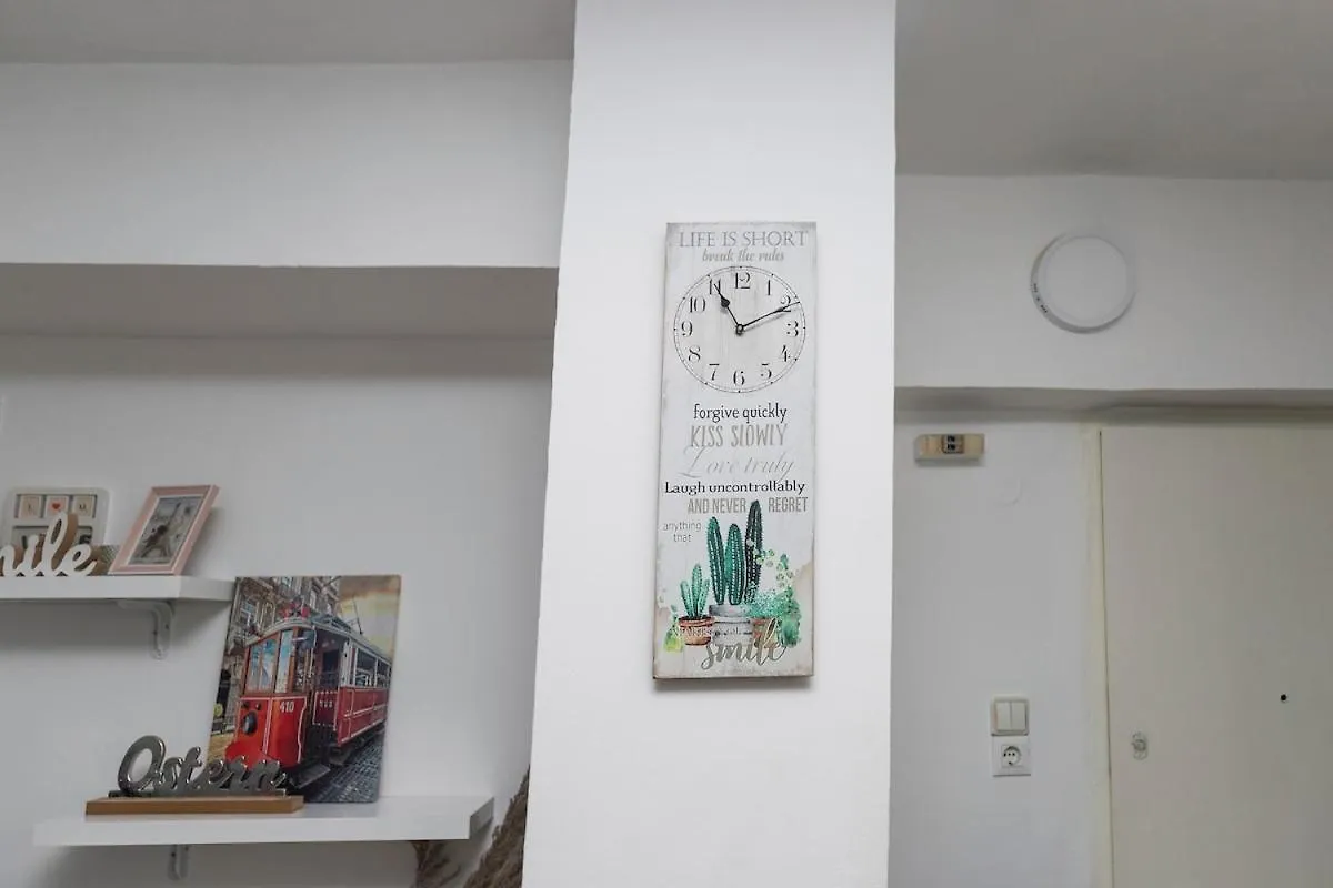 11 Steps Apartment Tirana 0*,  Albania